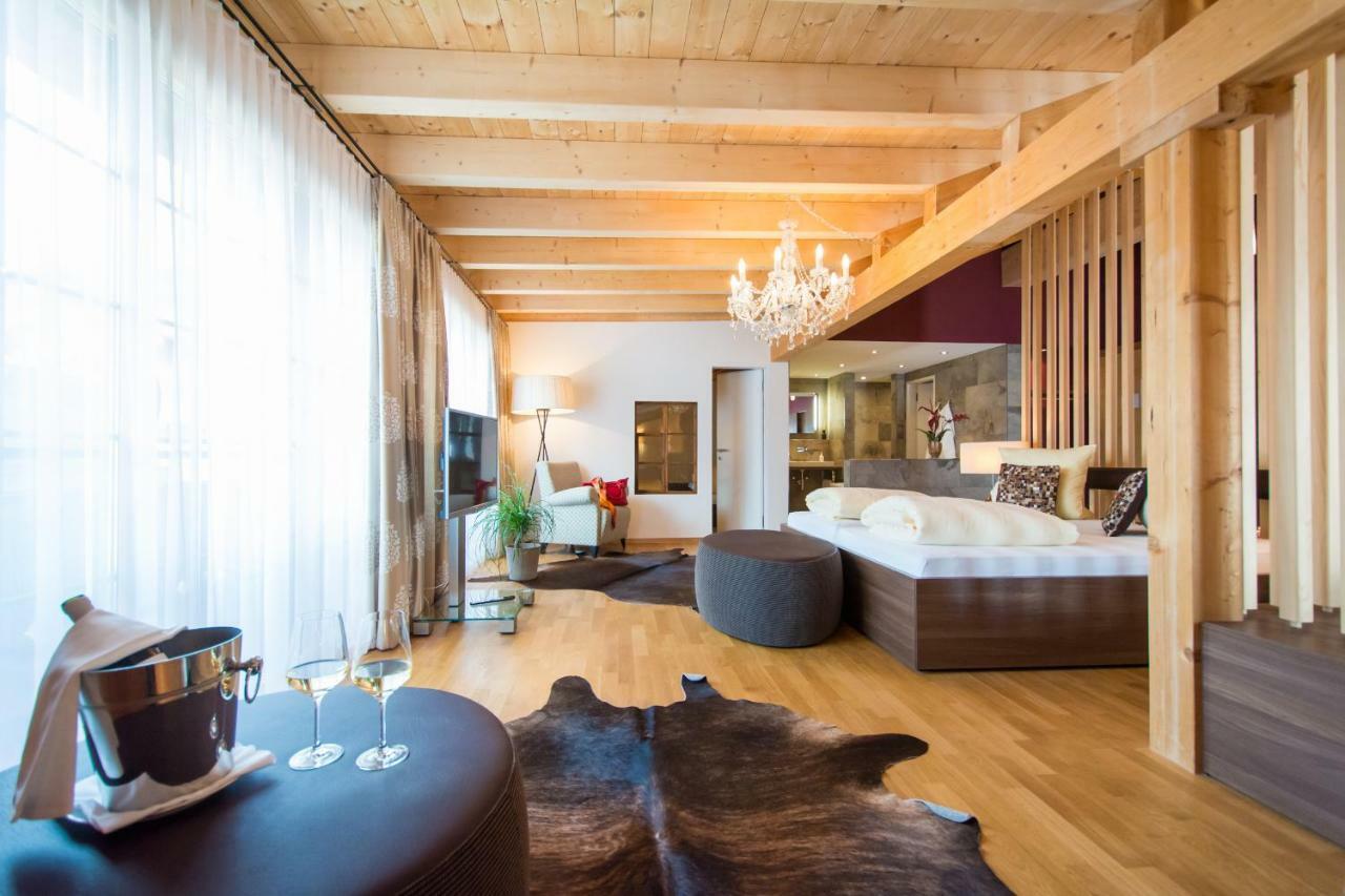 Hotel La Cruna Sedrun Exterior photo